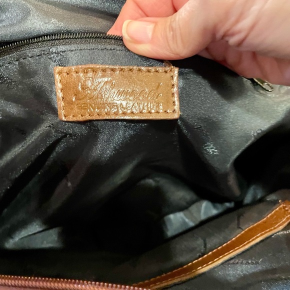 Beautiful Ashwood leather Dark brown tote with adjustable crossbody strap - Picture 7 of 7